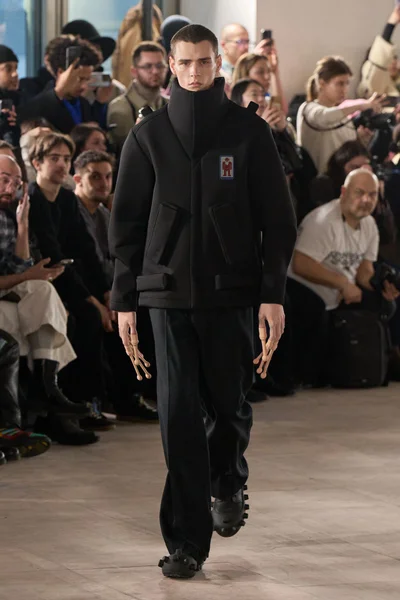 Look 19